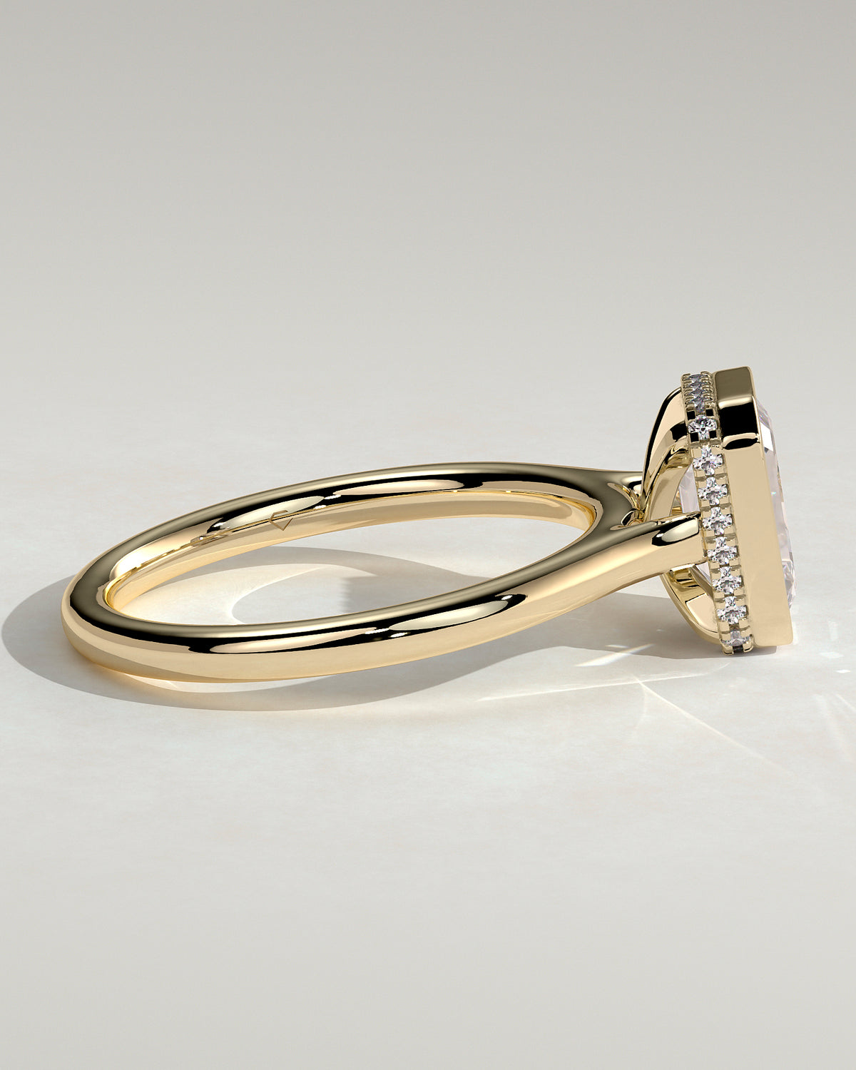 MET 0194 - 2 ct center stone - 18k Yellow Gold source reference - setting detail view