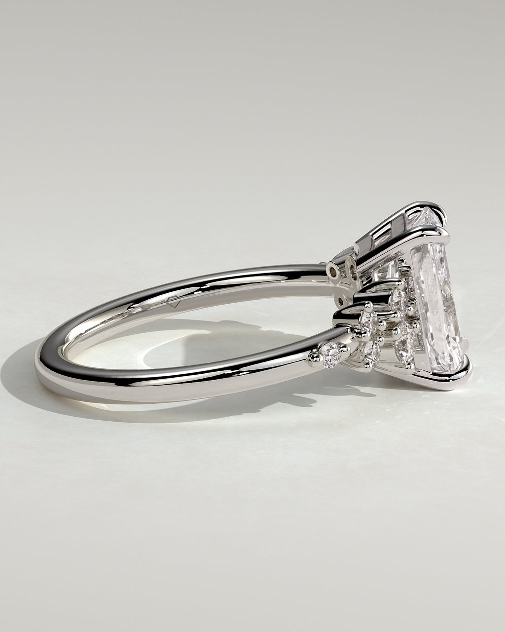 MET 0198 - 2 ct center stone - 18k White Gold source reference - setting detail view