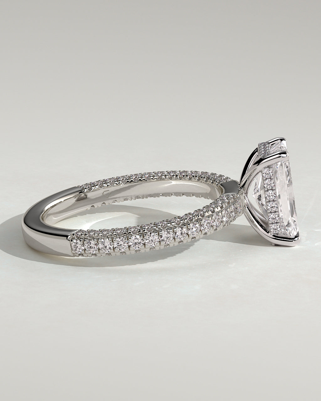 MET 0226 - 2 ct center stone - 18k White Gold source reference - setting detail view