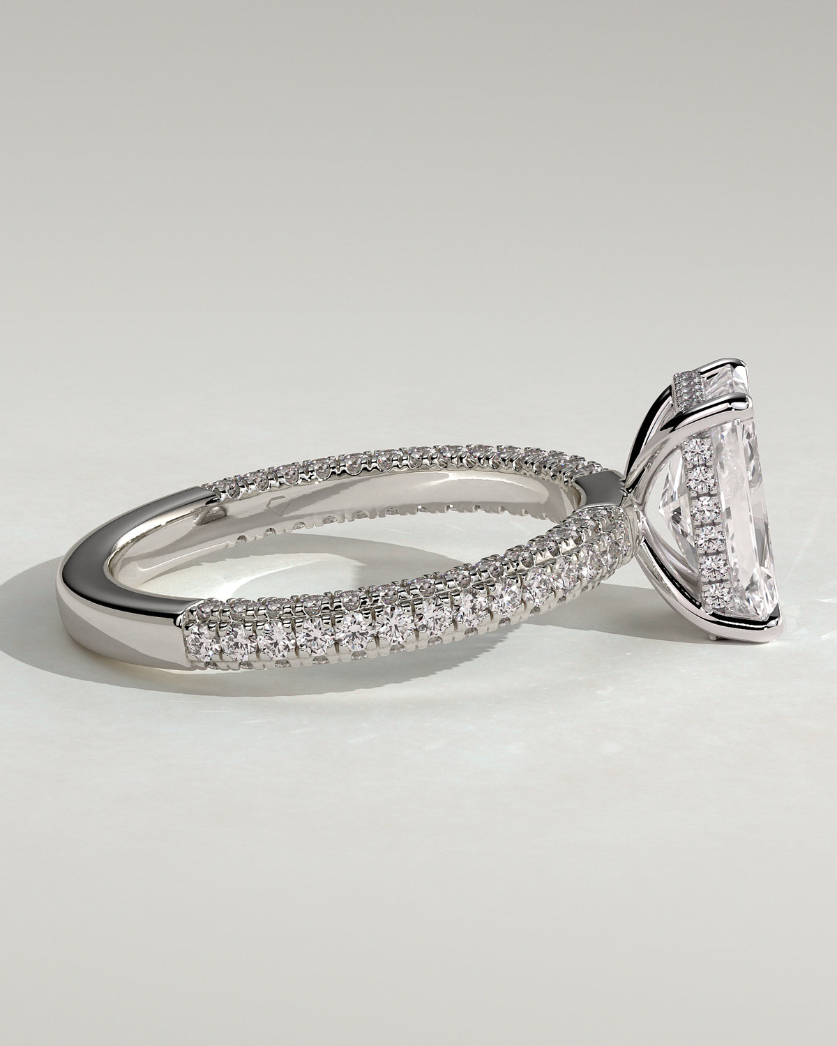 MET 0226 - 2 ct center stone - 18k White Gold source reference - setting detail view