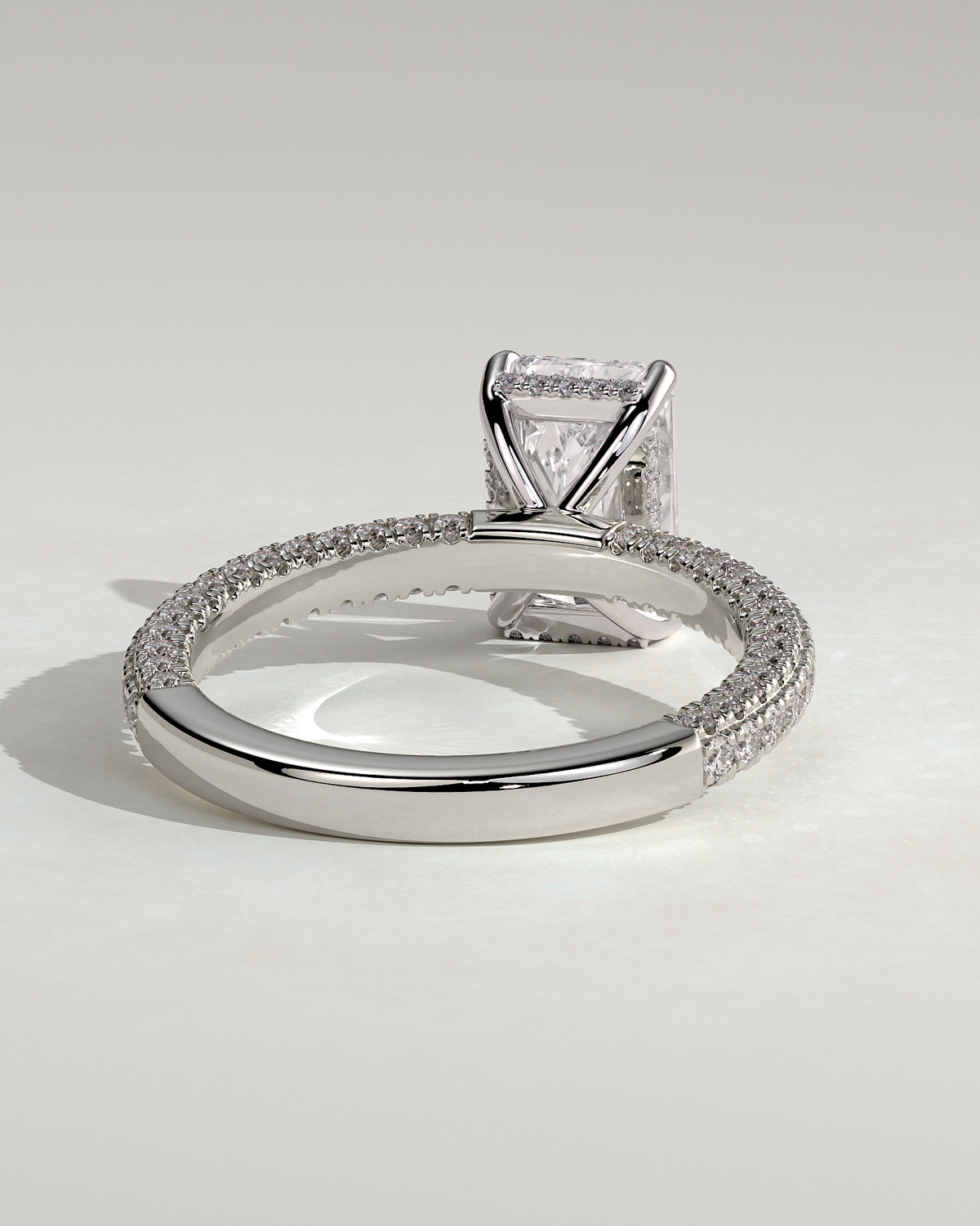 MET 0226 - 2 ct center stone - 18k White Gold source reference - setting detail view