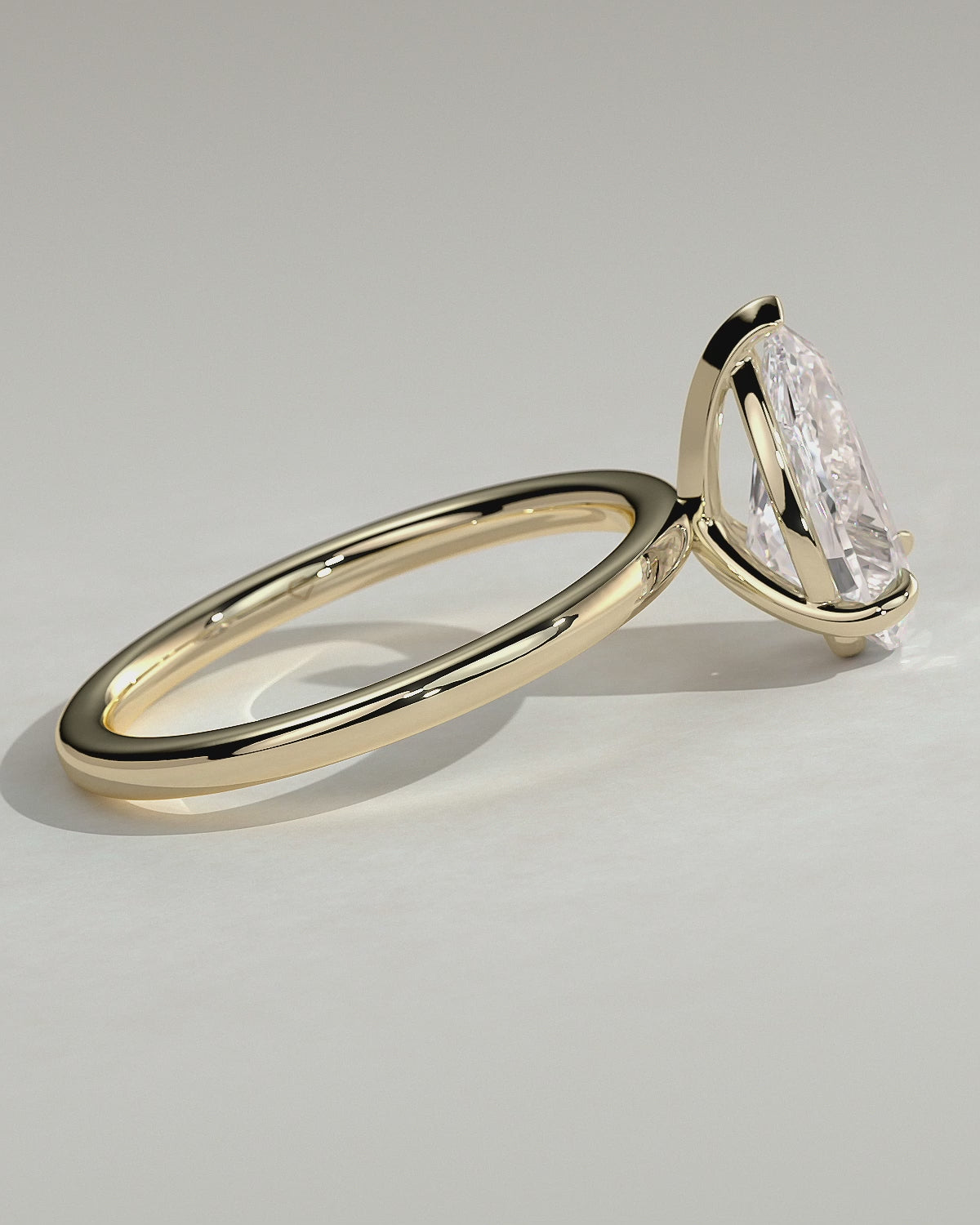 MET 0020 Pear Solitaire Engagement Ring