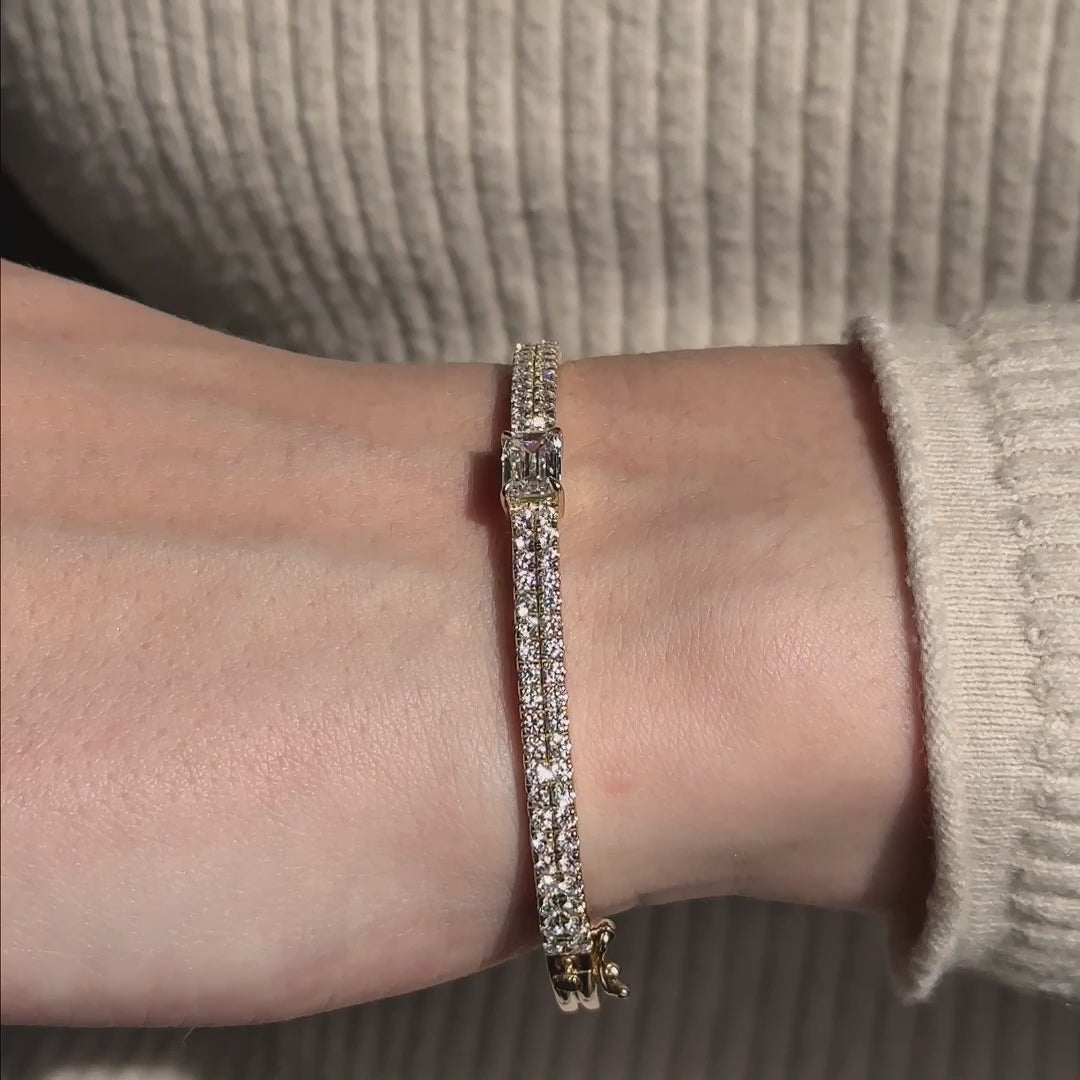 MET-WB-0003 | 14K Yellow Gold | LGBB0009 | Yellow Gold Lula Round Pave & Emerald Diamond Bangle | LGBB0009-vid.mp4