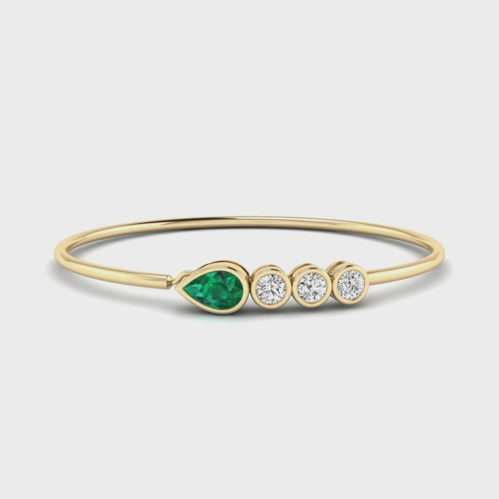 MET-WB-0073 | 14K Yellow Gold | LGBB0016 | Yellow Gold Tiana Emerald & Diamond Bangle | LGBB0016-1.mp4