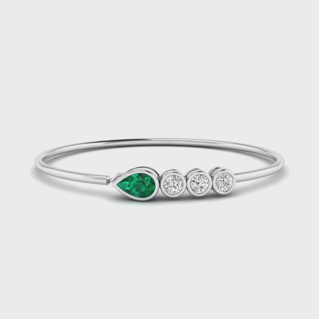 MET-WB-0073 | 14K White Gold | LGBB0013 | White Gold Tiana Emerald & Diamond Bangle | LGBB0013-1.mp4
