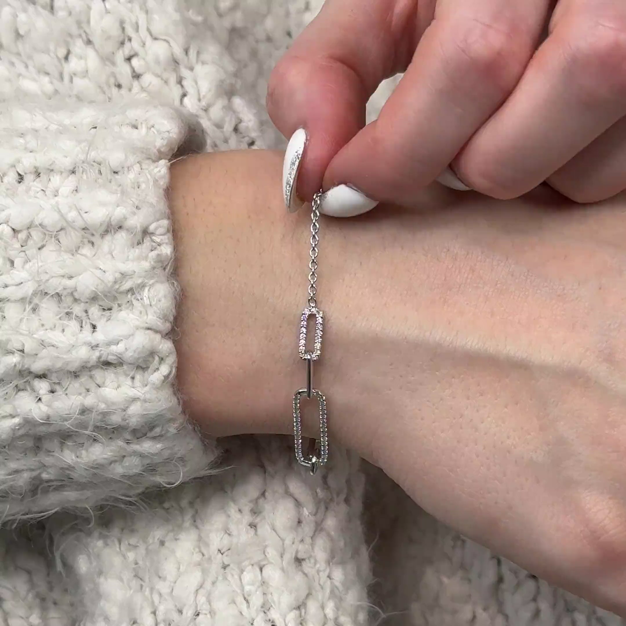 MET-WB-0017 | 14K White Gold | LGBT0063 | White Gold Paper Clip Lab Grown Diamond Adjustable Bracelet (1/3ctw) | LGBT0063-vid.mp4