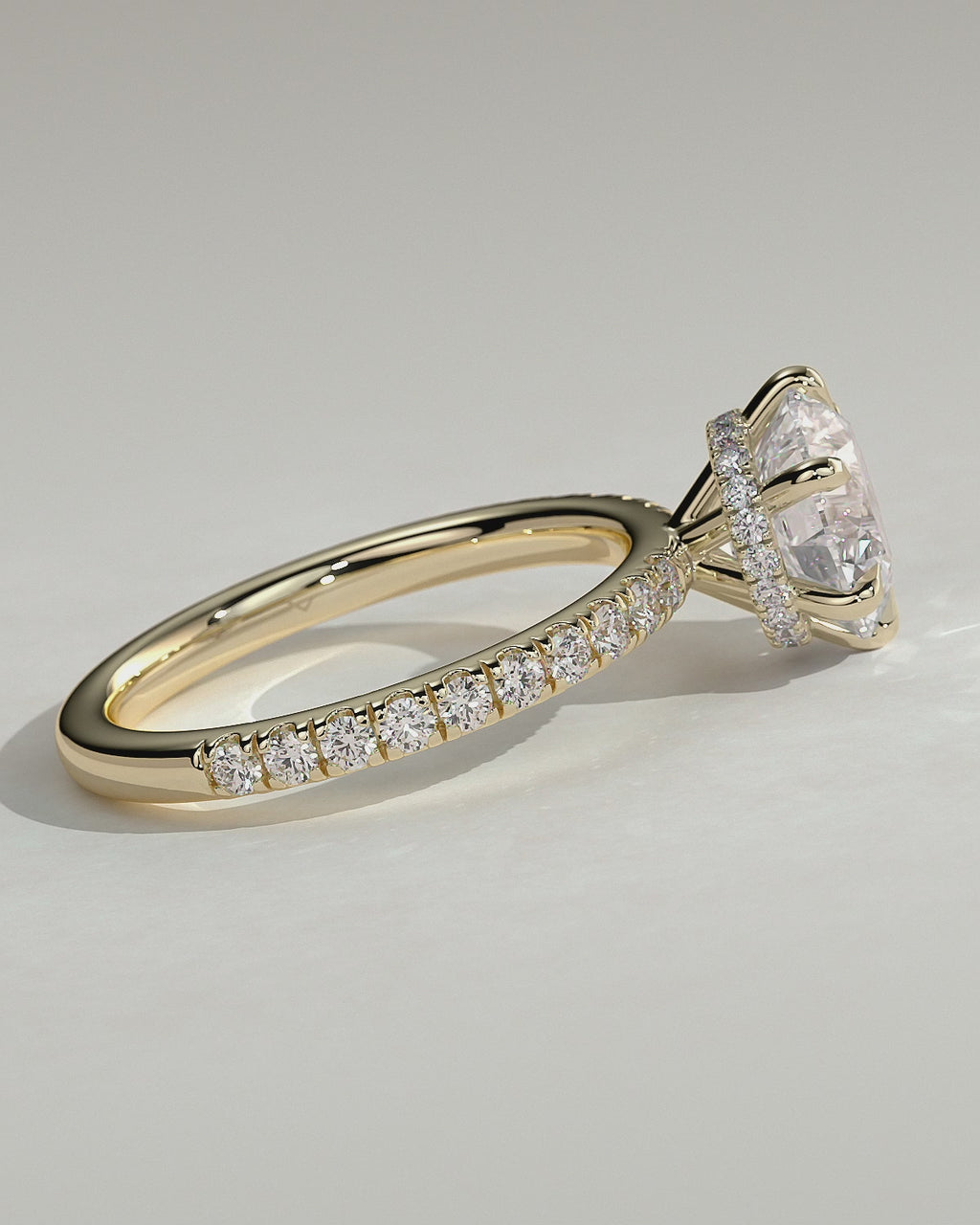MET 0040 Round Solitaire Engagement Ring