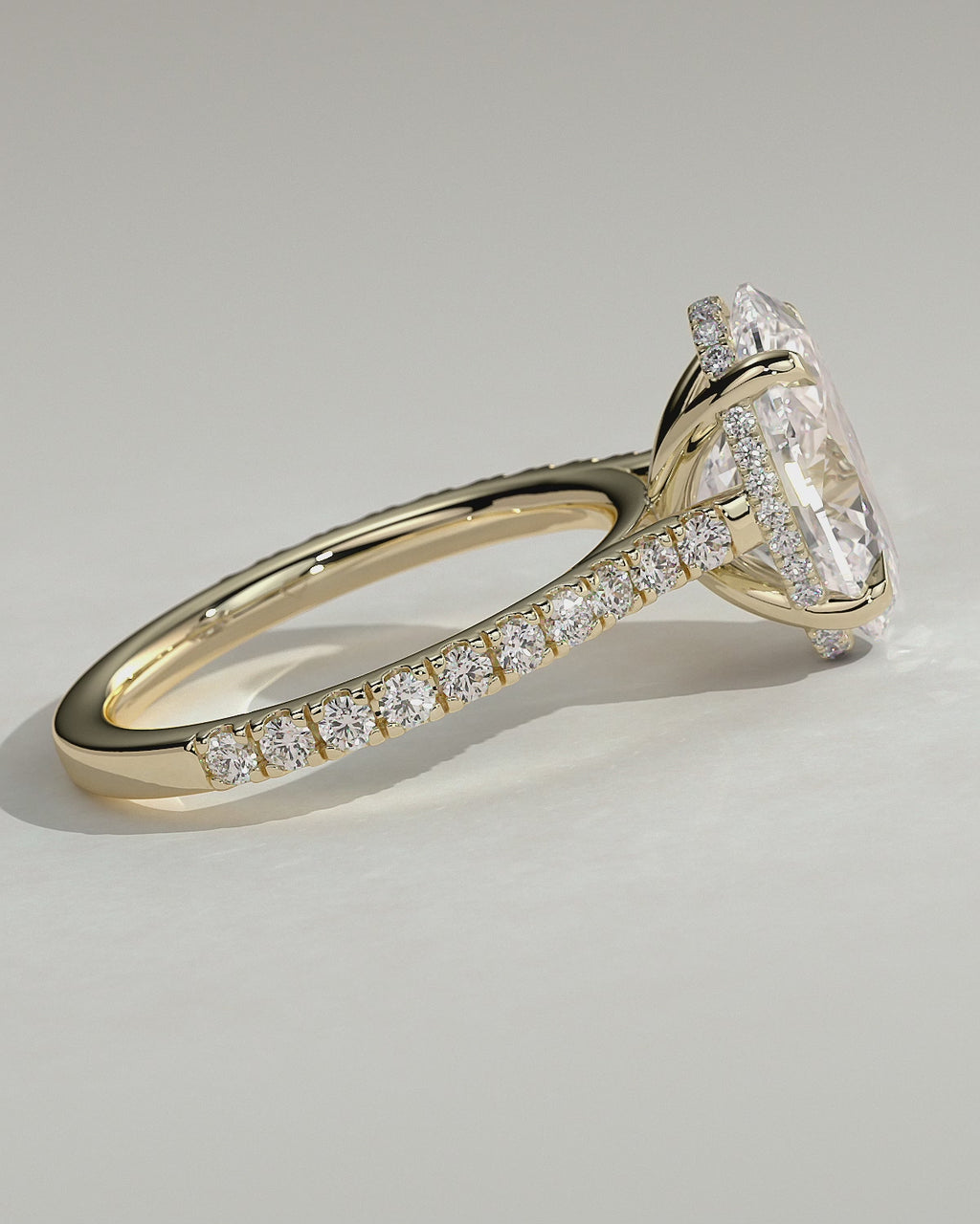 MET 0014 - 4 ct center stone - 18k Yellow Gold source reference - product video - source 5c1baf56118177d87cd1742011ab2097