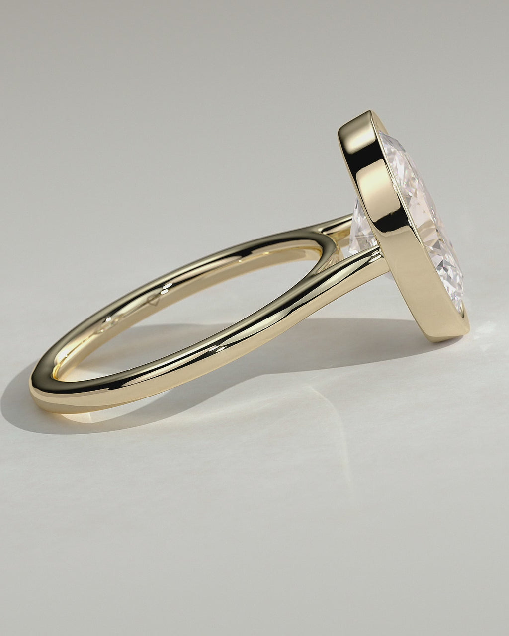 MET 0151 - 4 ct center stone - 18k Yellow Gold source reference - product rotation video