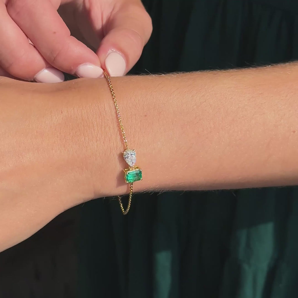 MET-WB-0070 | 14K Yellow Gold | LGBT0135 | Yellow Gold Toi Et Moi Emerald Bracelet | LGBT0135-vid.mp4